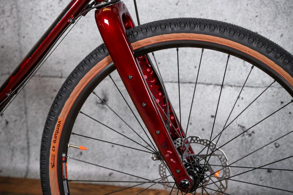 2021 Kona Rove LTD - fork.jpg