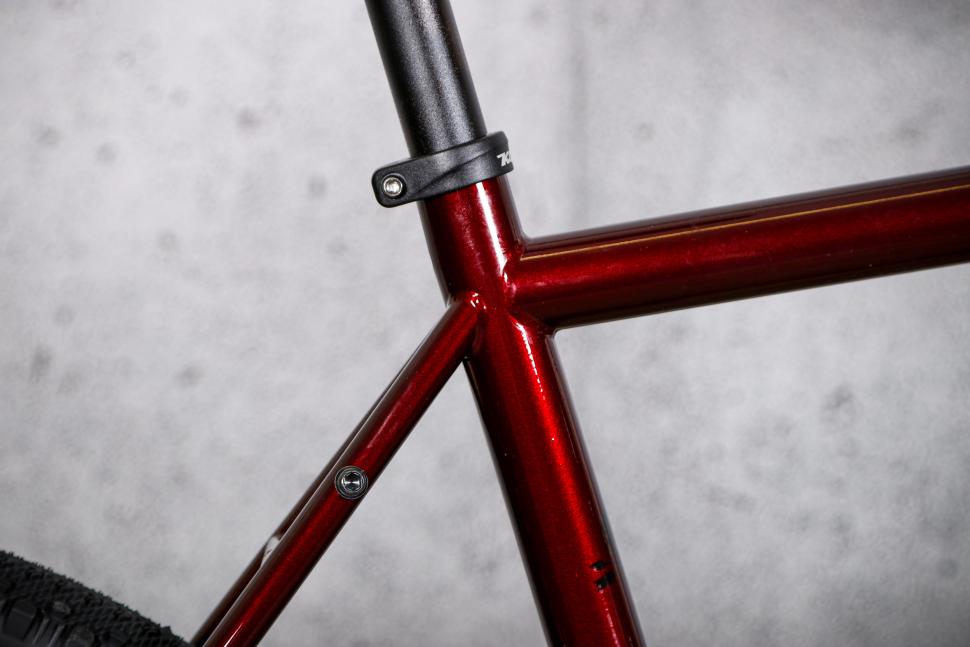 2021 Kona Rove LTD - seat tube junction 2.jpg
