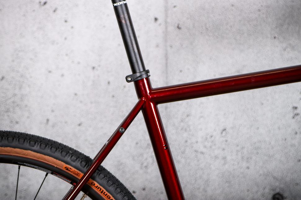 2021 Kona Rove LTD - seat tube junction.jpg