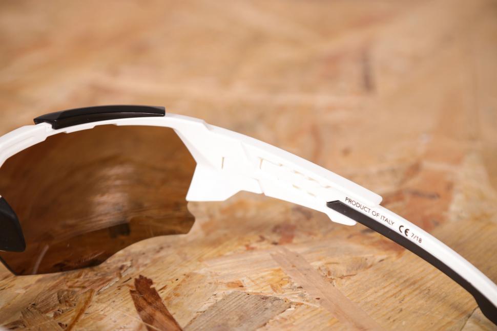 2021 Koo Orion sunglasses - hinge.jpg
