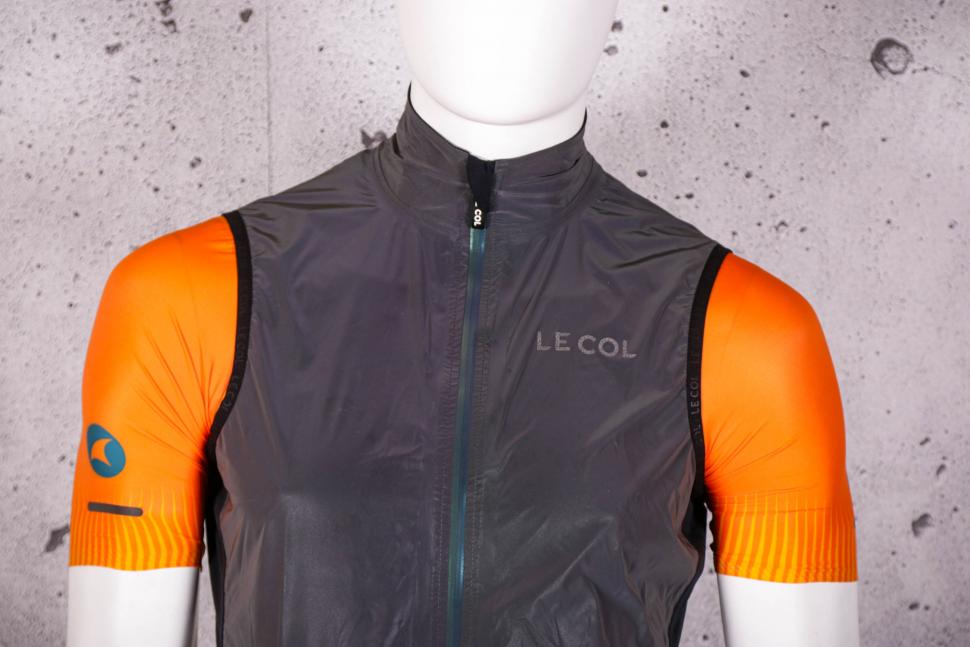 2021 Le Col Hors Categorie Reflective Gilet - chest.jpg