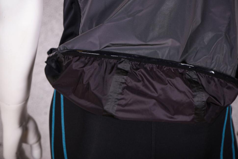 2021 Le Col Hors Categorie Reflective Gilet - gripper.jpg