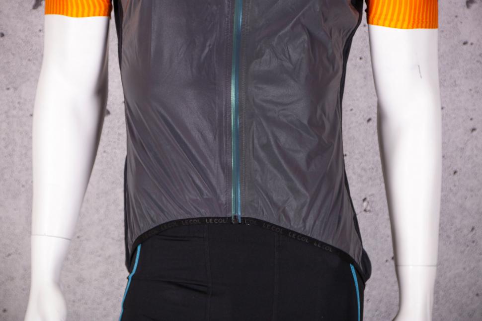 2021 Le Col Hors Categorie Reflective Gilet - hem.jpg
