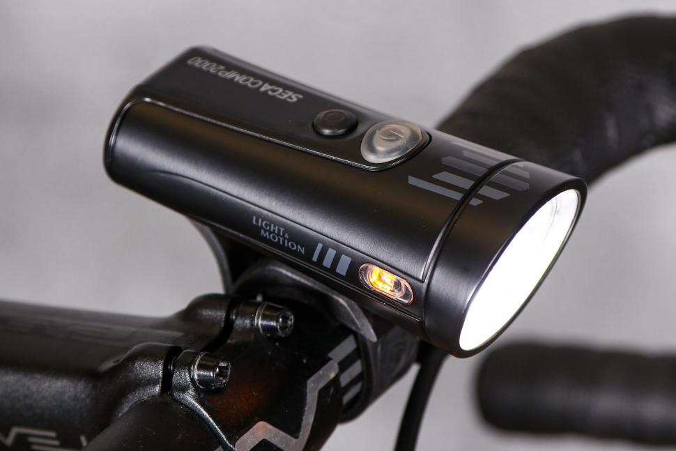 2021 Light & Motion Seca Comp 2000 front light - 2.jpg