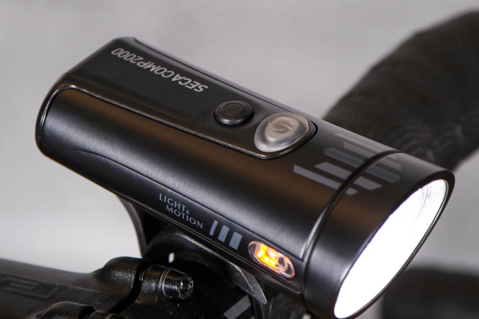 2021 Light & Motion Seca Comp 2000 front light - top.jpg