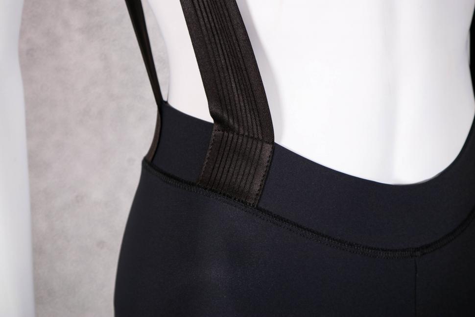 2021 Lusso Comfort break Bibshorts - strap detail.jpg