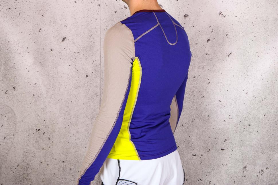 2021 MAAP Thermal Base Layer LS Tee - side.jpg