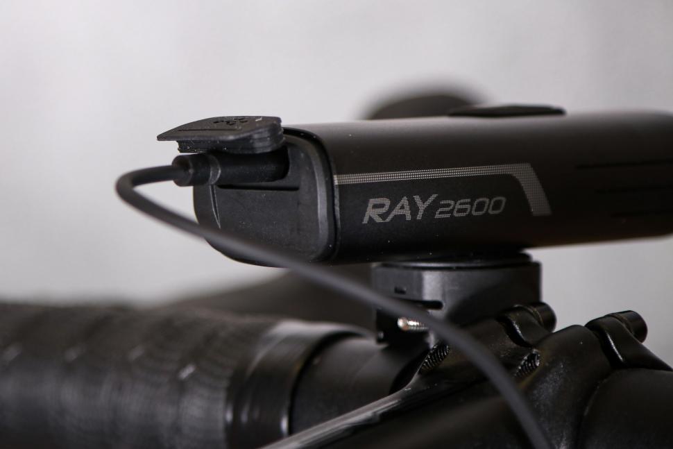 2021 Magicshine RAY 2600 Smart Remote Bike Light - remote USB port.jpg