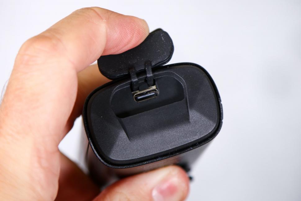 2021 Magicshine RN 3000 Best Bike Venture Light - charging port.jpg