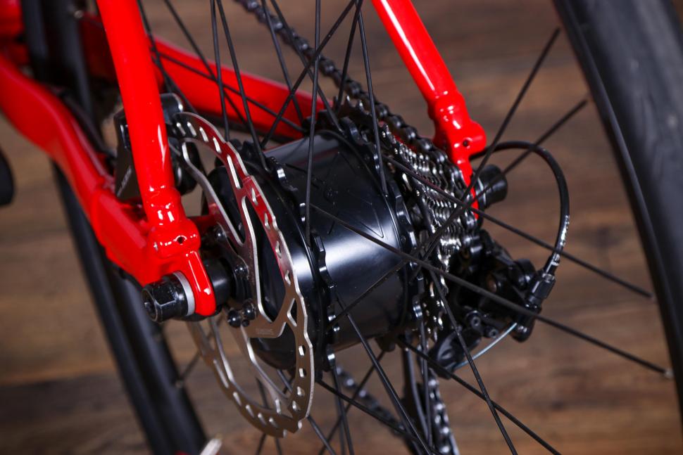 2021 Merida eScultura 400 - rear hub 1.jpg