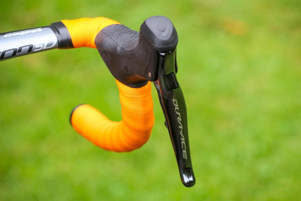 2021 Merida Reacto Disc Team-E - bar and lever.jpg