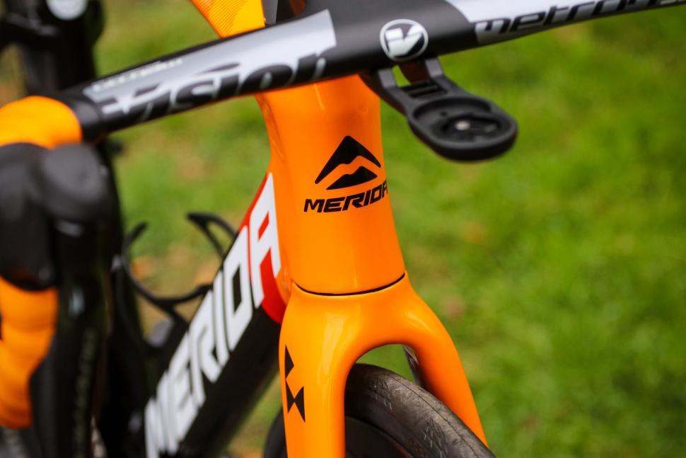 2021 Merida Reacto Disc Team-E - head tube badge.jpg