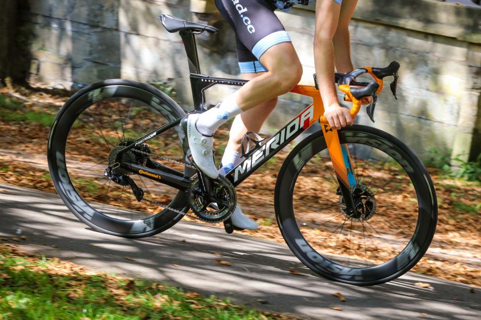 2021 Merida Reacto Disc Team-E - riding 5.jpg