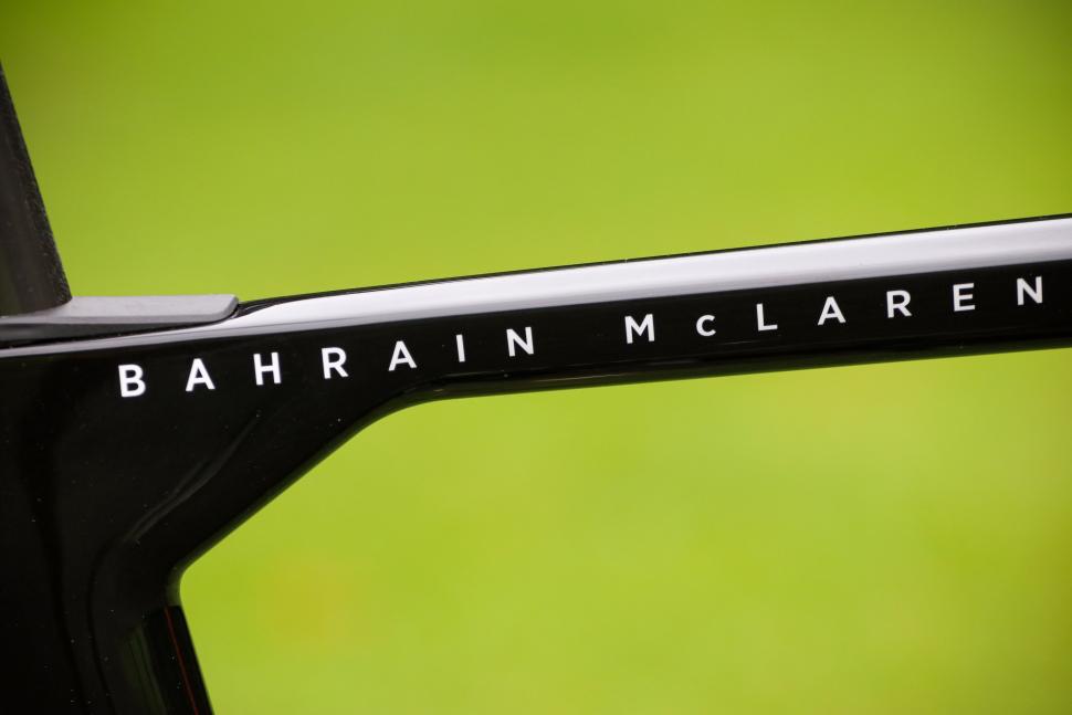 2021 Merida Reacto Disc Team-E - top tube 1.jpg