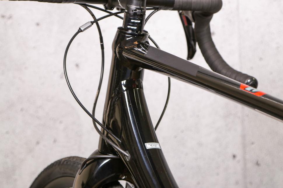 2021 Merida Silex 200 - frame shape.jpg