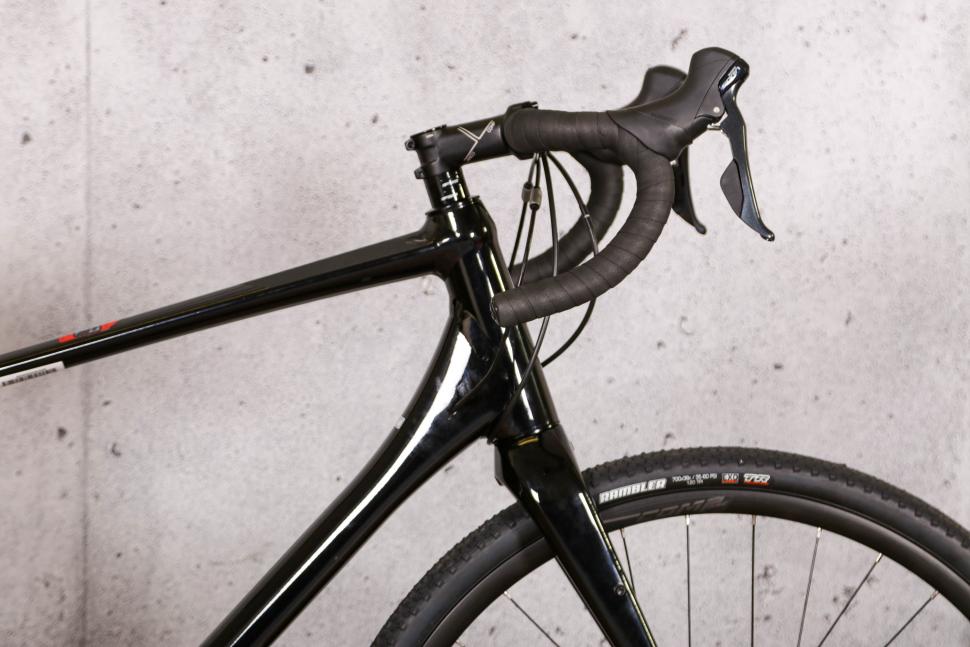 2021 Merida Silex 200 - head tube.jpg
