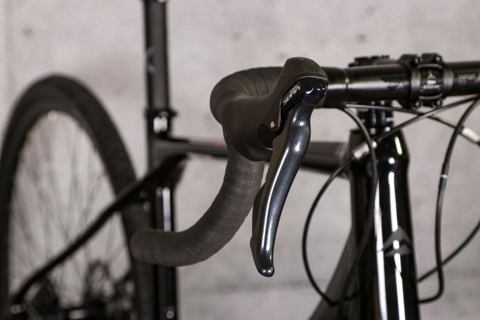 2021 Merida Silex 200 - Sora lever.jpg