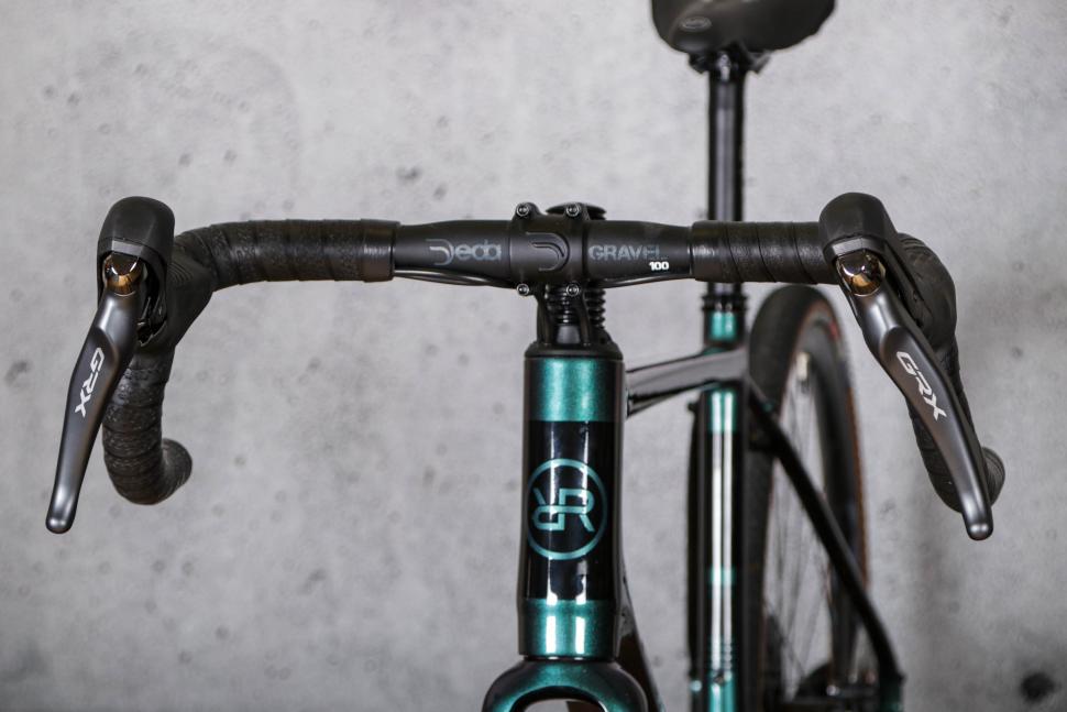 2021 Orro Terra C GRX800 - bars 1.jpg