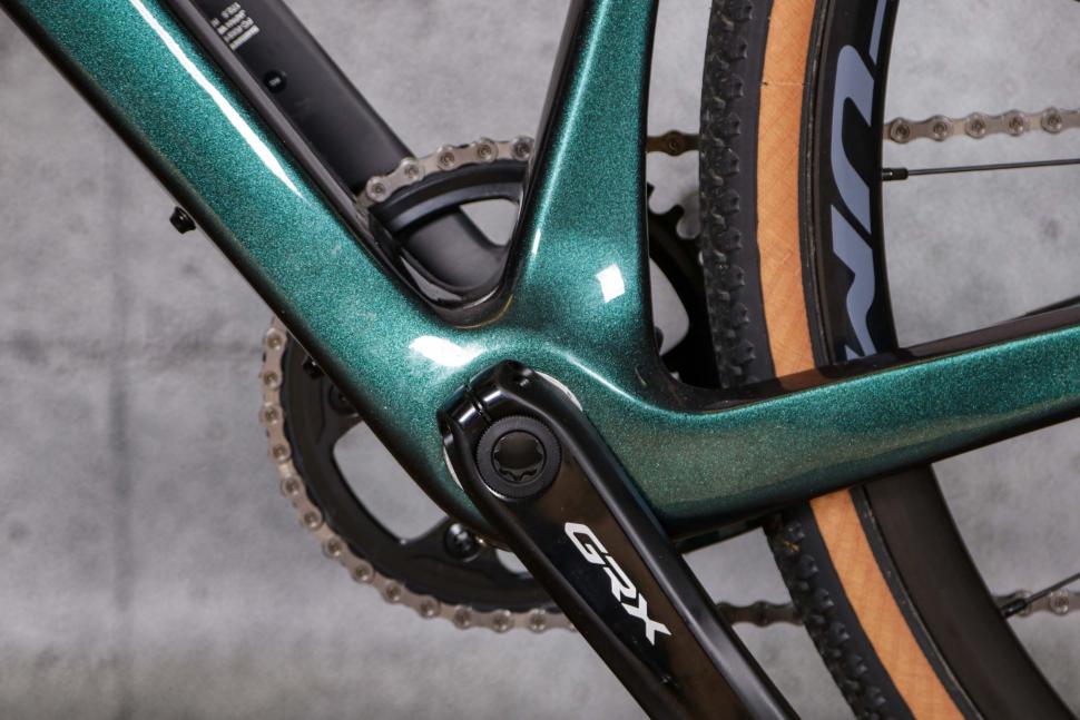 2021 Orro Terra C GRX800 - bottom bracket.jpg