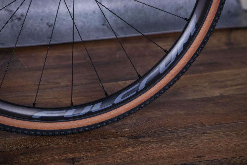 2021 Orro Terra C GRX800 - rim.jpg