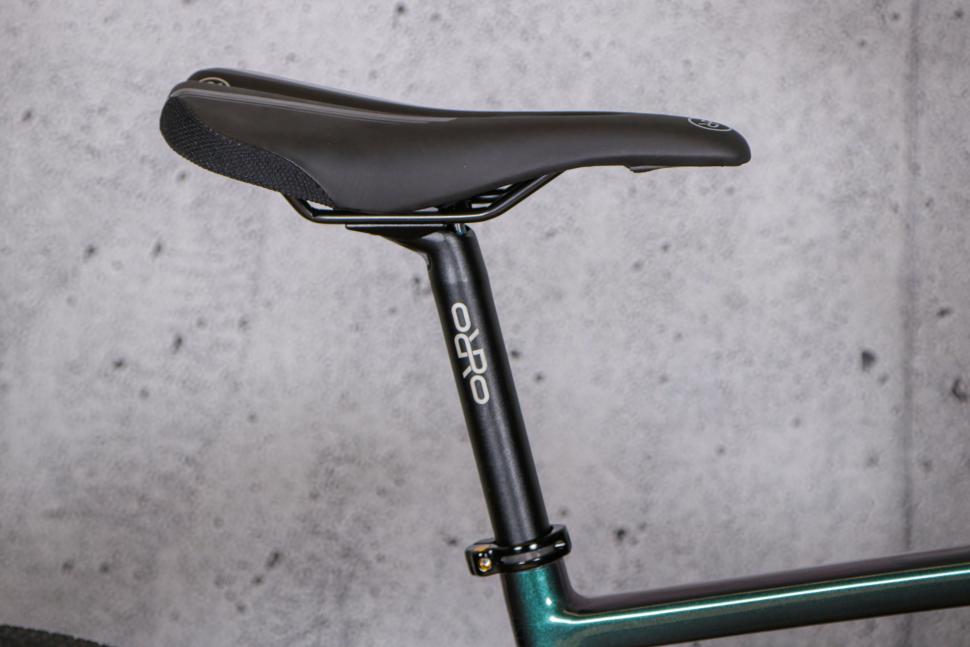 2021 Orro Terra C GRX800 - saddle and post.jpg