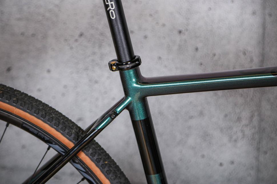2021 Orro Terra C GRX800 - seat tube junction.jpg