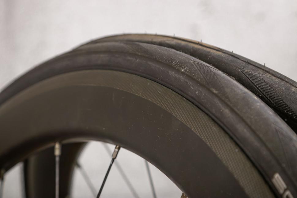 2021 Pacenti Carbon PR50 rim brake wheel set 700c - braking surface.jpg