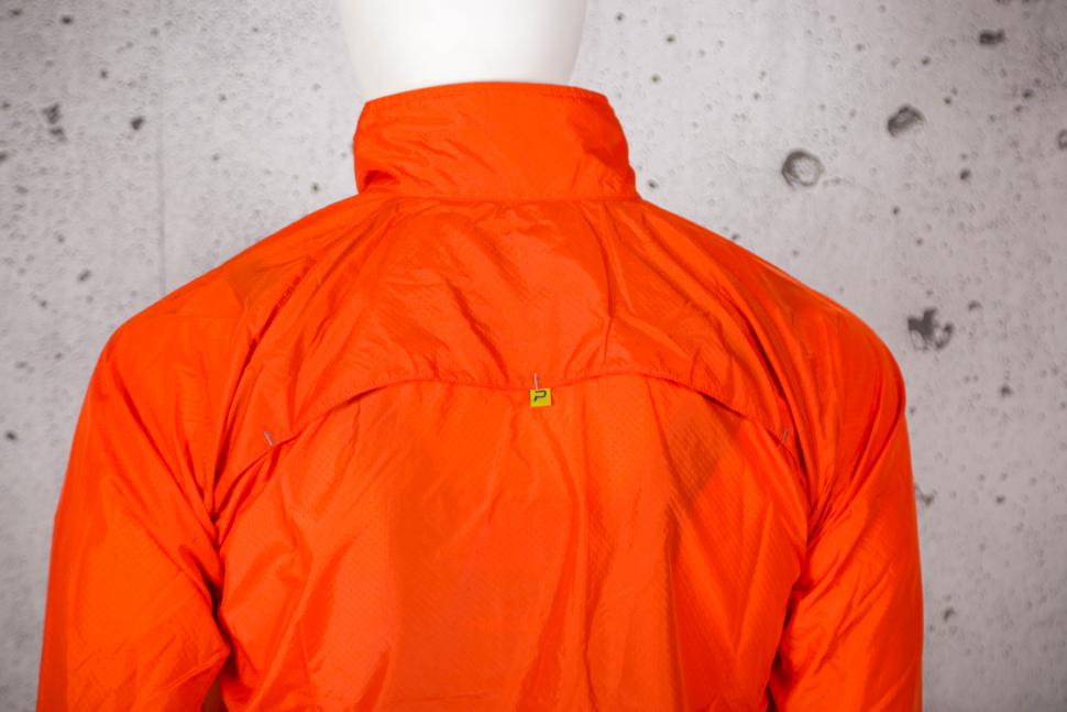 2021 Polaris Bikewear Pioneer Windproof Jacket - back vents.jpg
