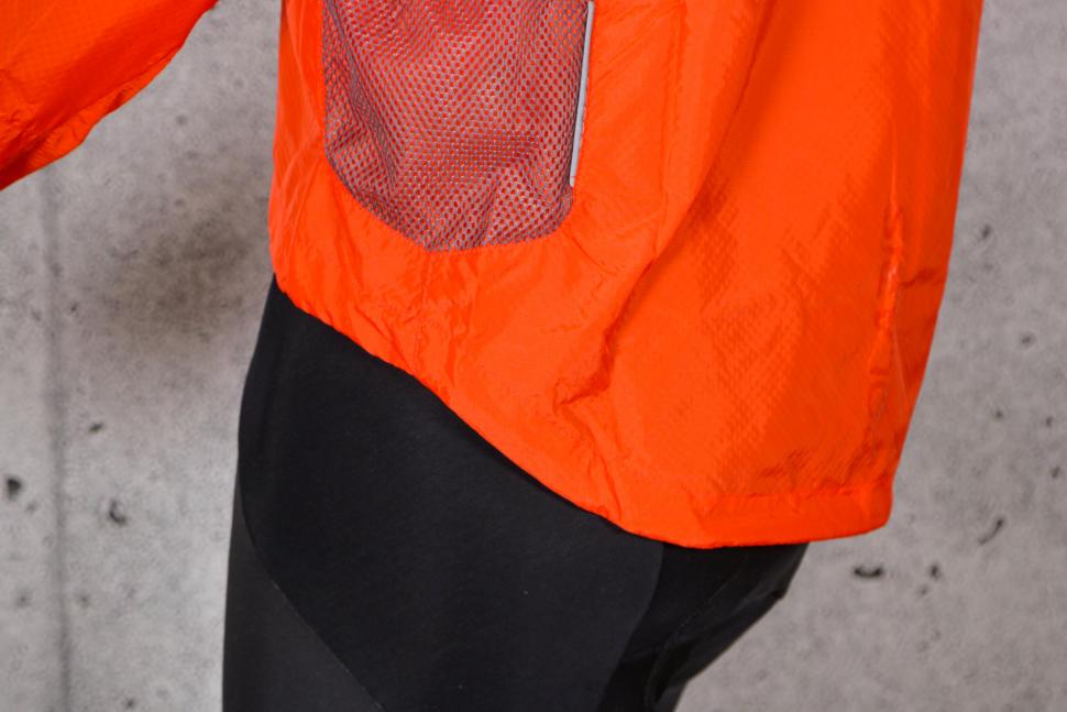 2021 Polaris Bikewear Pioneer Windproof Jacket - drop.jpg
