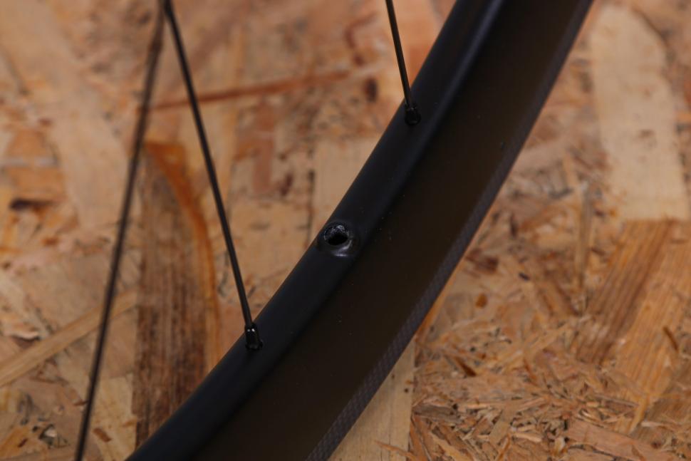 2021 Prime RR-50 V3 Carbon Clincher Wheelset - spoke hole.jpg