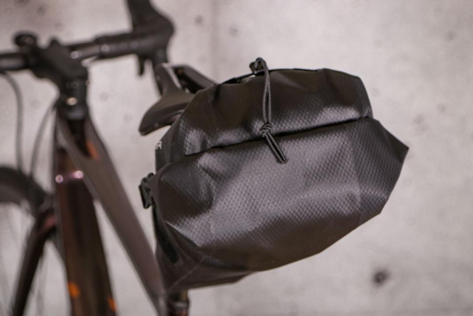 2021 PRO Discover Team Seatpost Bag - rear.jpg
