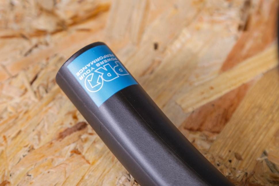 2021 PRO PLT Ergo Carbon Handlebar - logo.jpg