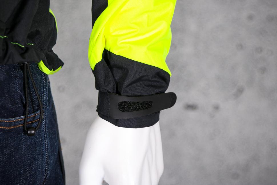2021 Proviz Classic Men's Tour Cycling Jacket - cuff.jpg