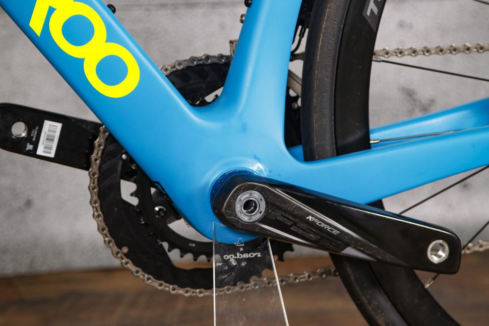 2021 Quintana Roo SRFive - bottom bracket.jpg