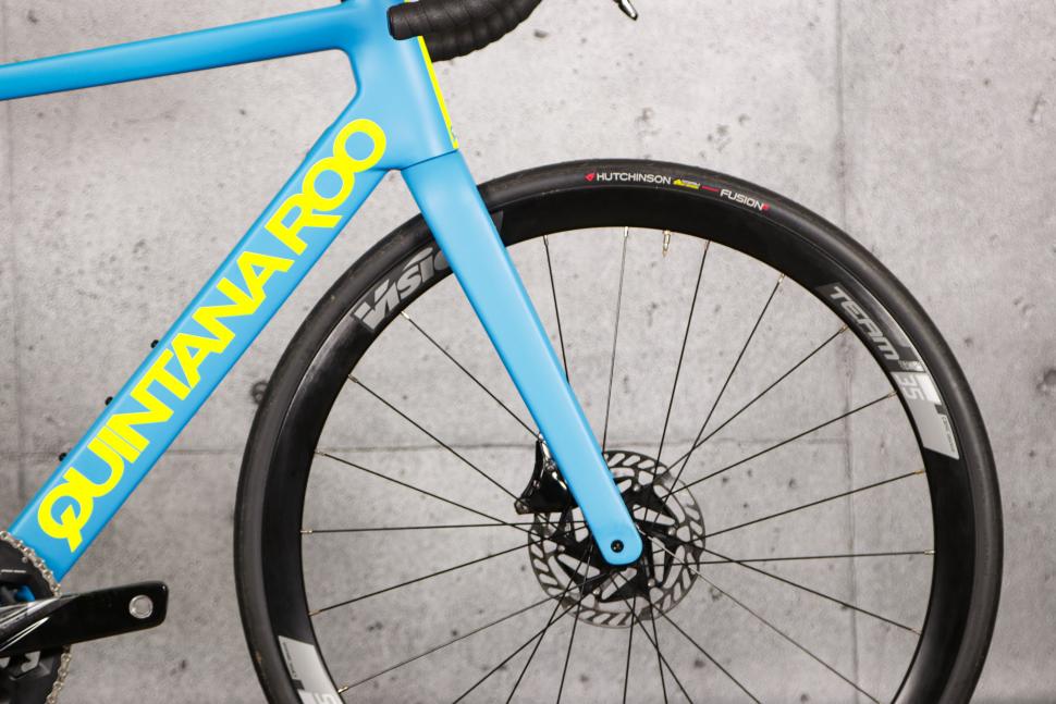 2021 Quintana Roo SRFive - fork.jpg