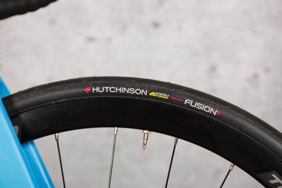 2021 Quintana Roo SRFive - tyre.jpg