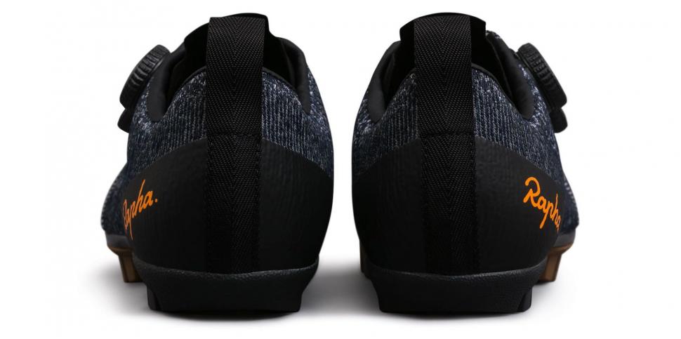 2021 Rapha Explore Powerweave shoes - heel rear.jpeg