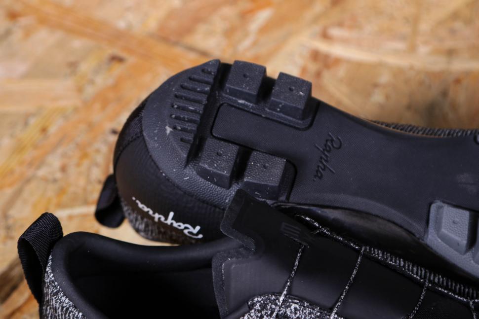 2021 Rapha Explore Powerweave Shoes - sole heel.jpg