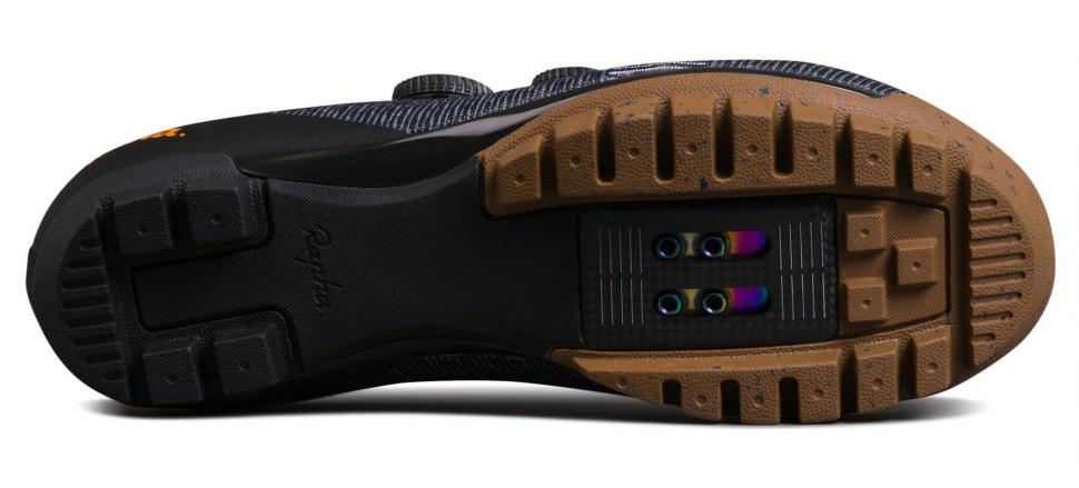 2021 Rapha Explore Powerweave shoes - sole natural.jpeg