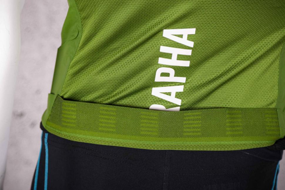 2021 Rapha Men's Pro Team Lightweight Gilet - gripper.jpg
