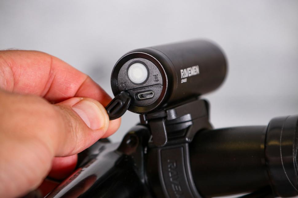 2021 Ravemen CR450 USB Rechargeable front light - USB port.jpg