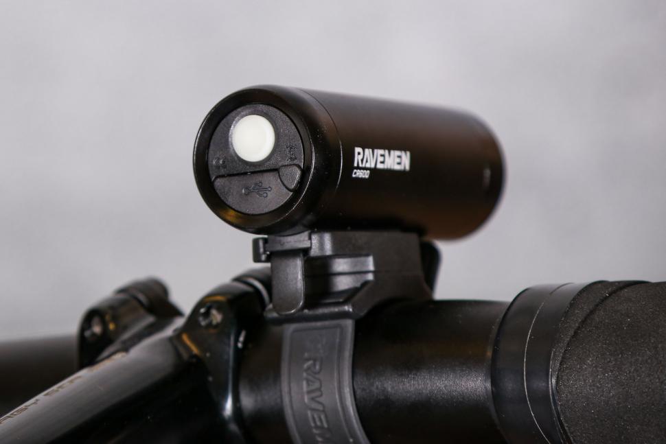 2021 Ravemen CR600 USB Rechargeable front light - button and USB port cover.jpg