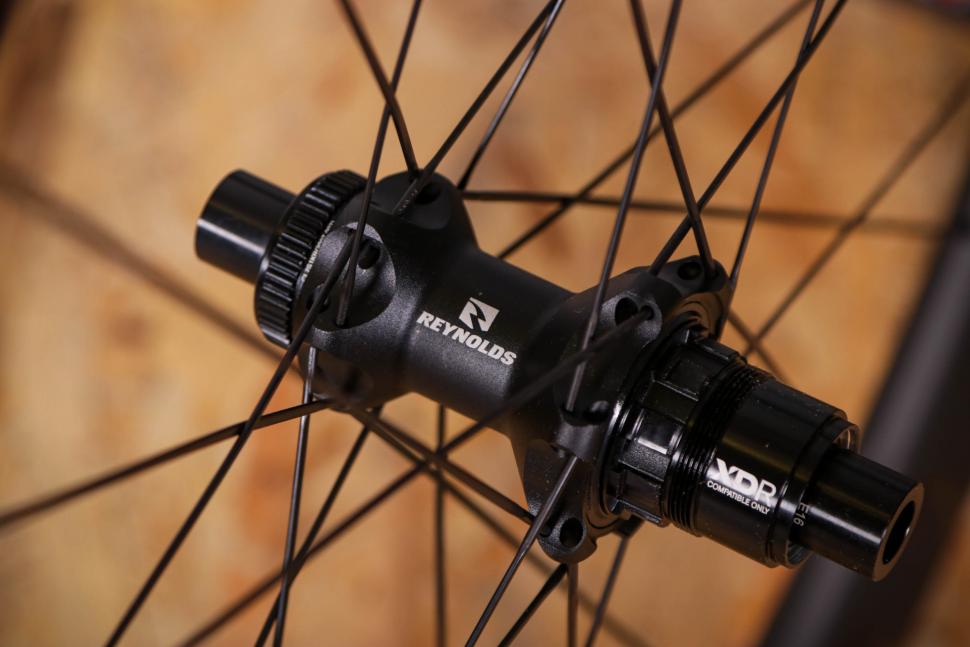 2021 Reynolds AR 58-62 X DB wheels - rear hub 1.jpg