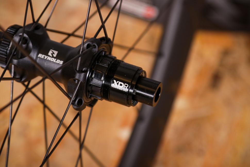 2021 Reynolds AR 58-62 X DB wheels - rear hub 2.jpg