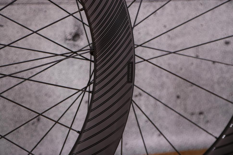 2021 Reynolds AR 58-62 X DB wheels - rim detail 3.jpg