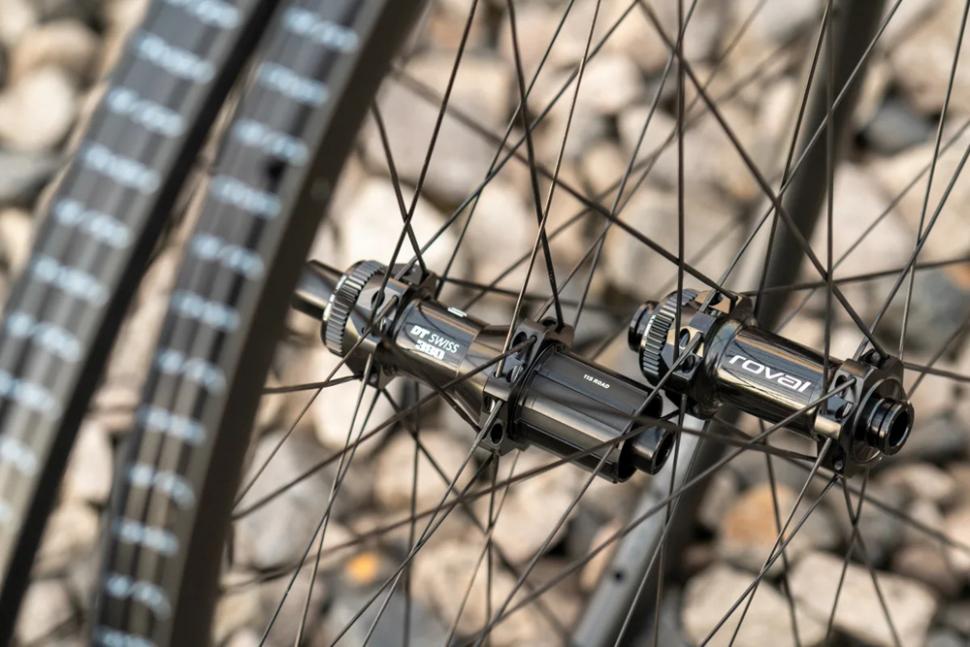 Roval Alpinist CL wheels use DT Swiss 350 hubs to bring price of