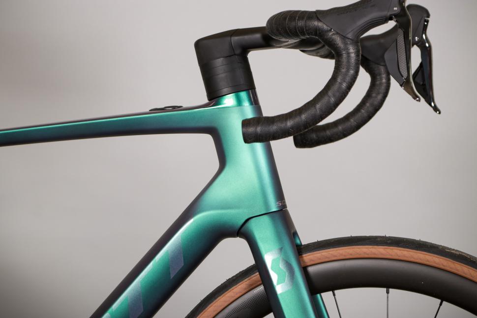 2021 Scott Addict eRide - head tube.jpg