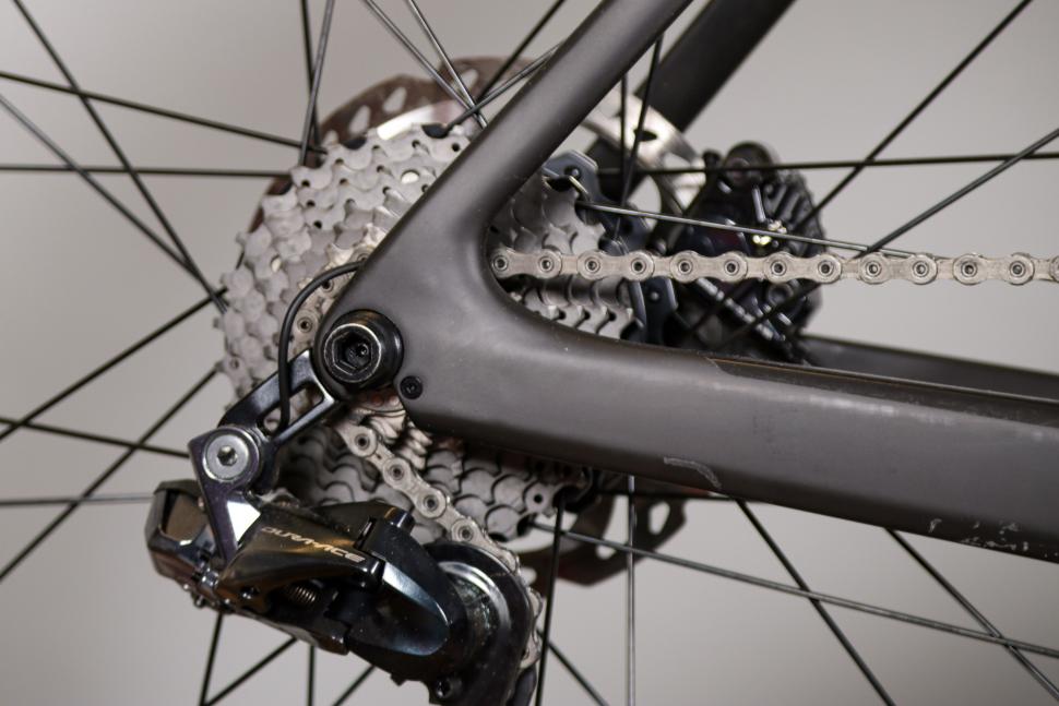 2021 Scott Addict eRide - rear drop out.jpg
