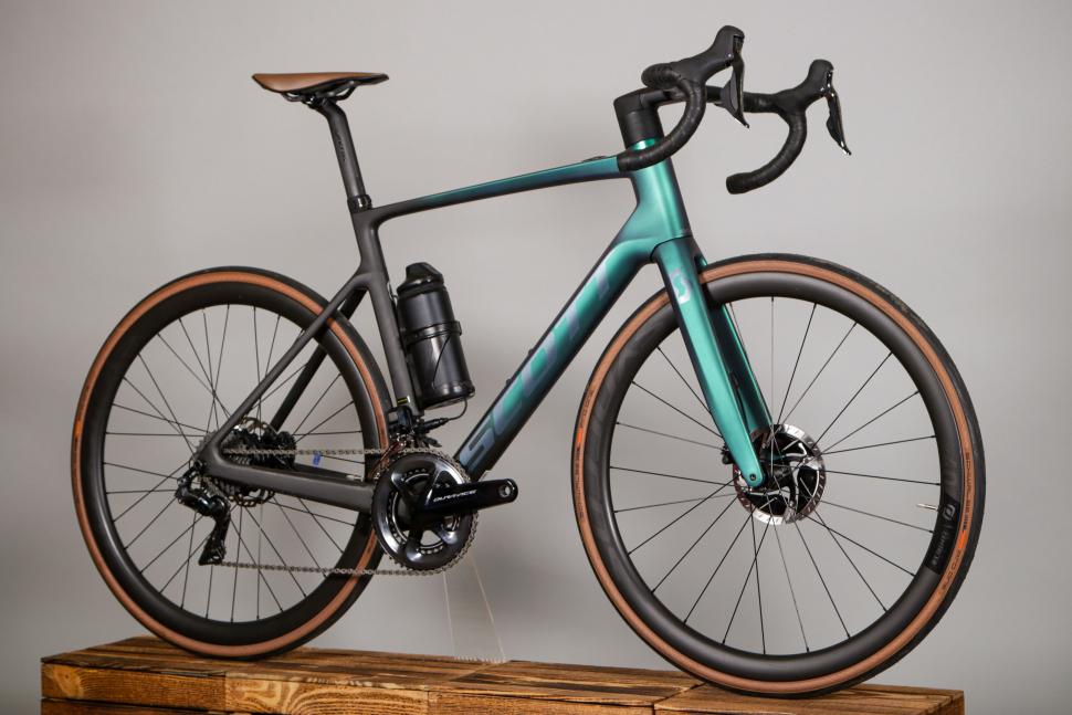 2021 Scott Addict eRide.jpg