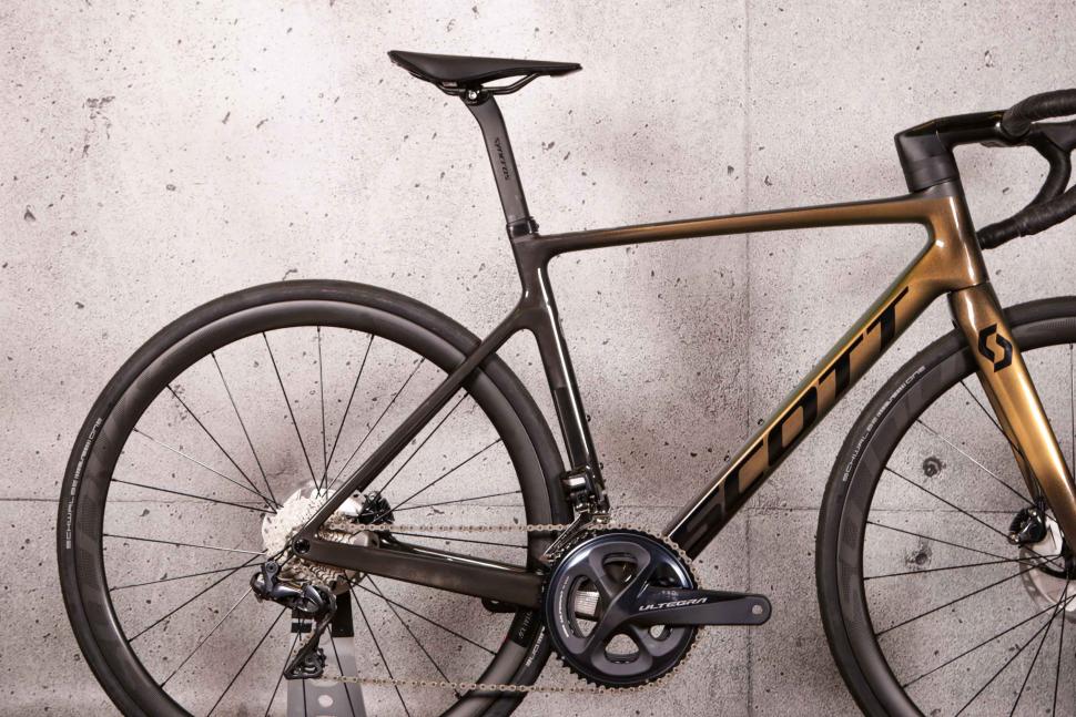 2021 Scott Addict RC 15 Prism - rear.jpg